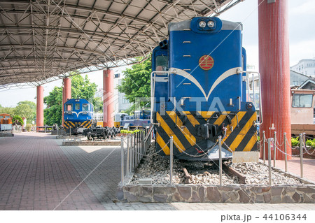 台湾 苗栗市(ミャオリー) 苗栗鉄道文物展示館 R6号ディーゼル機関車 台湾 苗栗市(ミャオリー) 苗栗鉄道文物展示館 R6号ディーゼル機関車 44106344