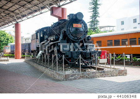 台湾　苗栗市（ミャオリー）　苗栗鉄道文物展示館　DT561テンダー型蒸気機関車（国鉄クンロク同形） 44106348