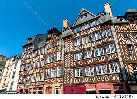 Traditional half-timbered houses in the old town of Rennes, France 44108487