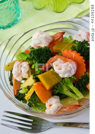 Stir fried mix vegatbles 44109288