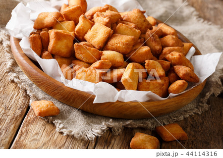 Golden Nigerian snack Chin Chin of deep-fried 44114316