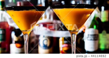 creepy halloween party cocktails 44114692