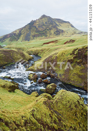 Green valley of the Skoga River, Iceland 44115109