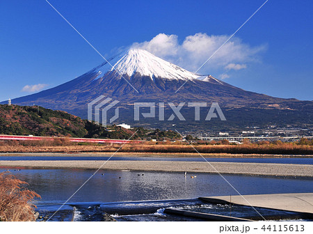 東名高速道路と冬の富士山-6159 44115613