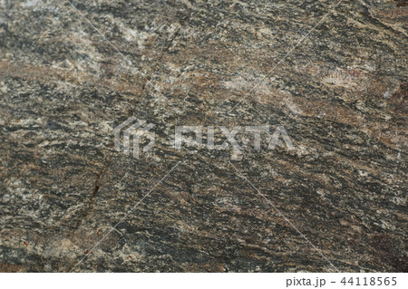 荒い岩肌 44118565