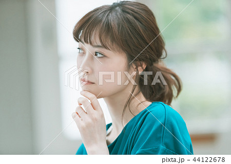 young woman young woman 44122678