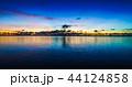 サンセットビーチ。夕焼けが、鏡のように静かな海面に映り込む。ヤップ島、ミクロネシア連邦 44124858