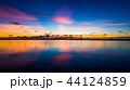 サンセットビーチ。夕焼けが、鏡のように静かな海面に映える。ヤップ島、ミクロネシア連邦 44124859