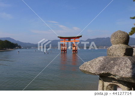 宮島 日本 世界遺産 広島 瀬戸内海 厳島神社 鳥居 晴れ 宮島 日本 世界遺産 広島 瀬戸内海 厳島神社 鳥居 晴れ 44127714