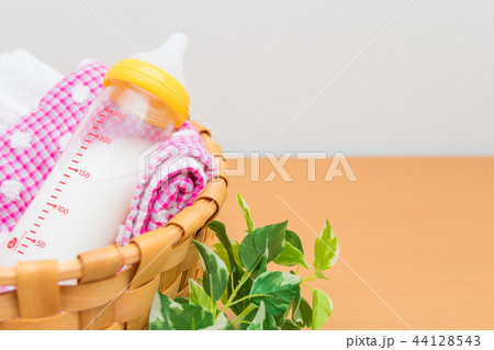 哺乳瓶とベビー用品 44128543