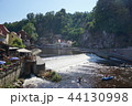 【チェスキークルムロフ】モルダウ川沿いの風景 44130998