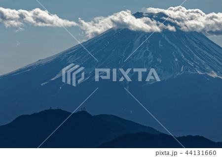 大菩薩連嶺・牛奥ノ雁ヶ腹摺山から見る富士山 44131660