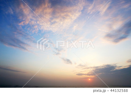 朝焼け雲　磯崎海岸　茨城県ひたちなか市 44132588