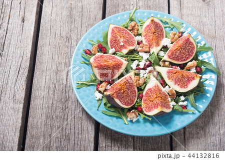 Figs autumn salad 44132816