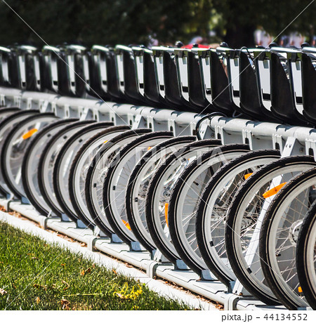 Urban bike rental station  44134552