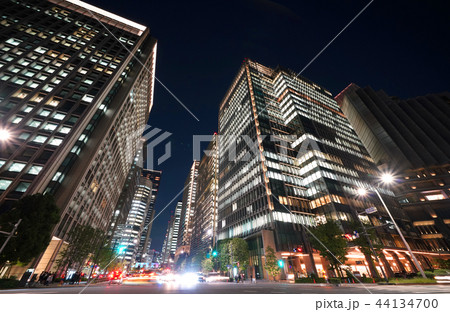日本の東京都市景観 「大手門」から、大手門タワー・JXビルやパレスビルなどを望む 日本の東京都市景観 「大手門」から、大手門タワー・JXビルやパレスビルなどを望む 44134700