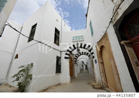 チュニジア・チュニス 44135807