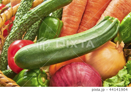 新鮮なズッキーニ 新鮮なズッキーニ 44141904