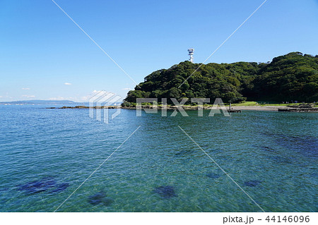 三浦半島 海面が透き通っている観音崎海岸の風景 三浦半島 海面が透き通っている観音崎海岸の風景 44146096