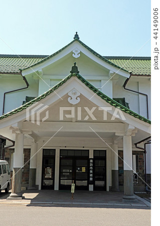 諏訪市美術館 44149006