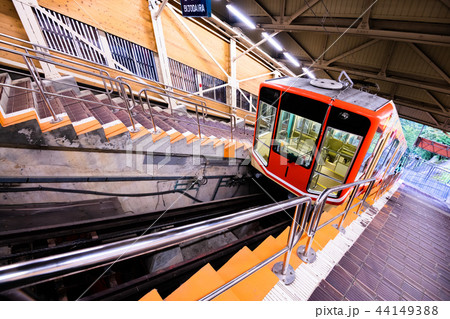 立山黒部アルペンルートのケーブルカー 44149388