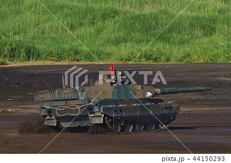 日本国 陸上自衛隊 １０式戦車の写真素材