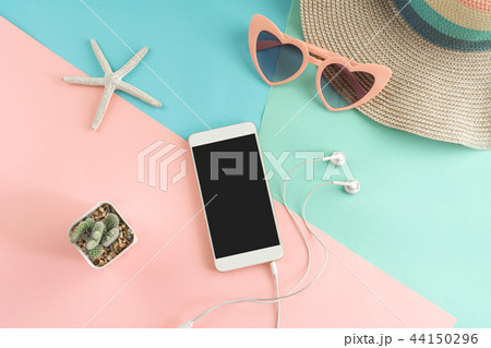 Women's accessories items with smart phone Women's accessories items with smart phone 44150296