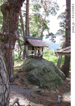 信州 松本の天然記念物 岩岡の火打岩(ひうちいわ) 明神岩として祀られる 信州 松本の天然記念物 岩岡の火打岩(ひうちいわ) 明神岩として祀られる 44150963