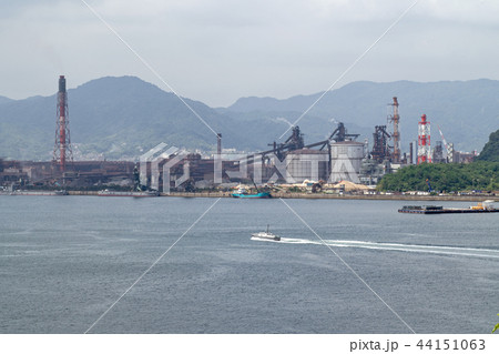 製鉄所のある呉の風景 44151063