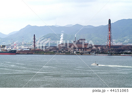 製鉄所のある呉の風景 44151065
