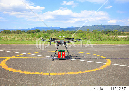 ドローン_プレゼントボックス（ギフトボックス）配送 44151227