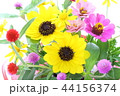 ヒマワリのフラワーアレンジメント 44156374