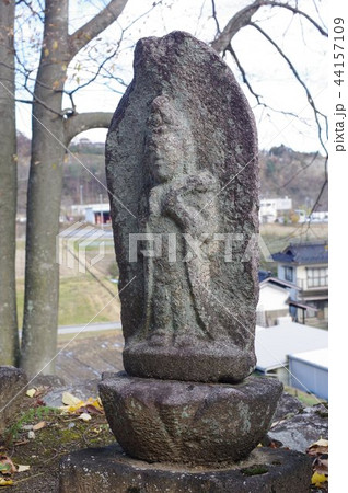 信州の文化財　守屋貞治の祖父　守屋貞七の聖観音菩薩像（飯島町田切　関の地蔵堂） 44157109