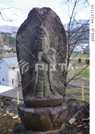 信州の文化財　守屋貞治の祖父　守屋貞七の聖観音菩薩像（飯島町田切　関の地蔵堂） 44157110