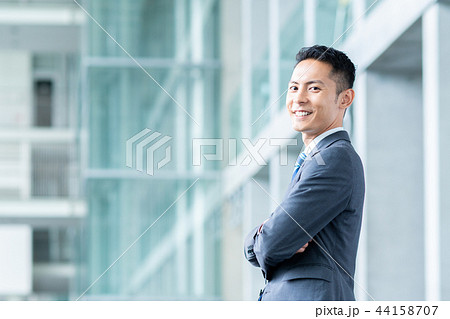 若いビジネスマン 若いビジネスマン 44158707