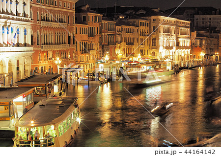 イタリア・ベネチア 大運河 / Grand Canal at night, Venice イタリア・ベネチア 大運河 / Grand Canal at night, Venice 44164142
