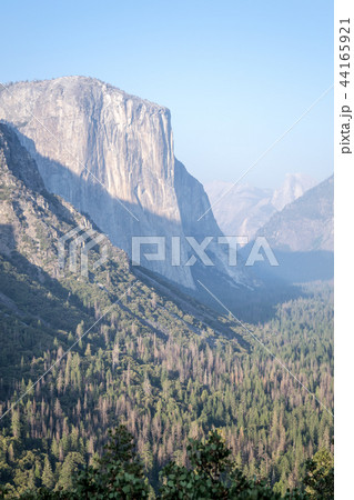Yosemite Valley from Tunnel view 44165921