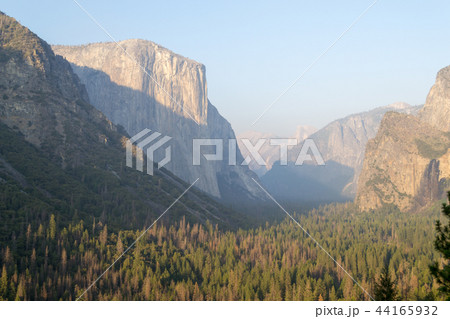 Yosemite Valley from Tunnel view 44165932