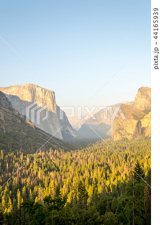 Yosemite Valley from Tunnel view 44165939