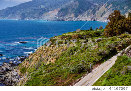 Highway 1 on the pacific coast, California, USA. 44167097