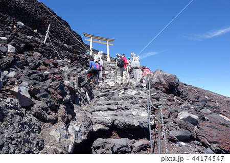 富士山頂の久須志神社の鳥居御橋(吉田ルート) 富士山頂の久須志神社の鳥居御橋(吉田ルート) 44174547