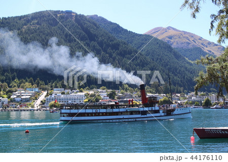 Queenstown, New Zealand Queenstown, New Zealand 44176110