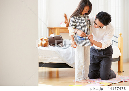 父親と娘のライフスタイル 44177478