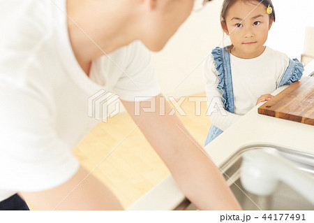 父親と娘のライフスタイル 44177491
