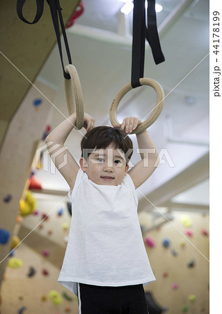 男 男性 男の子 44178199