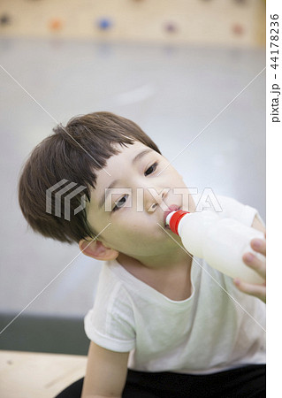 男 男性 男の子 44178236