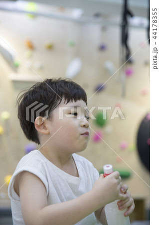 子供 男 男性 44178355
