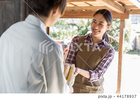 田舎暮らし ご近所付き合い お裾分け 田舎暮らし ご近所付き合い お裾分け 44178937