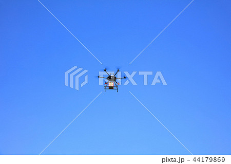 ドローン_プレゼントボックス（ギフトボックス）配送 44179869