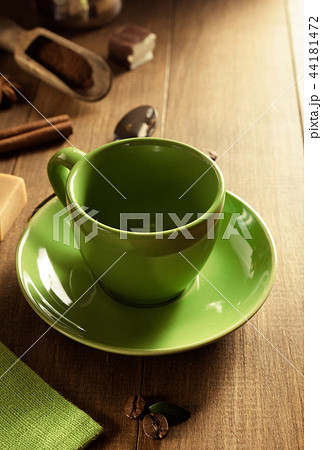 empty cup of coffee on wood empty cup of coffee on wood 44181472